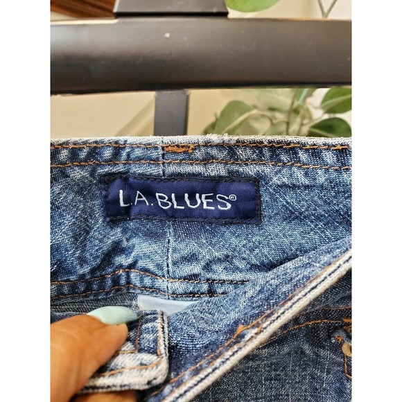 L.A. Blues Women's Blue Denim 100% Cotton Mid Rise Pull on Jeans Short Size 8 - Picture 4 of 8